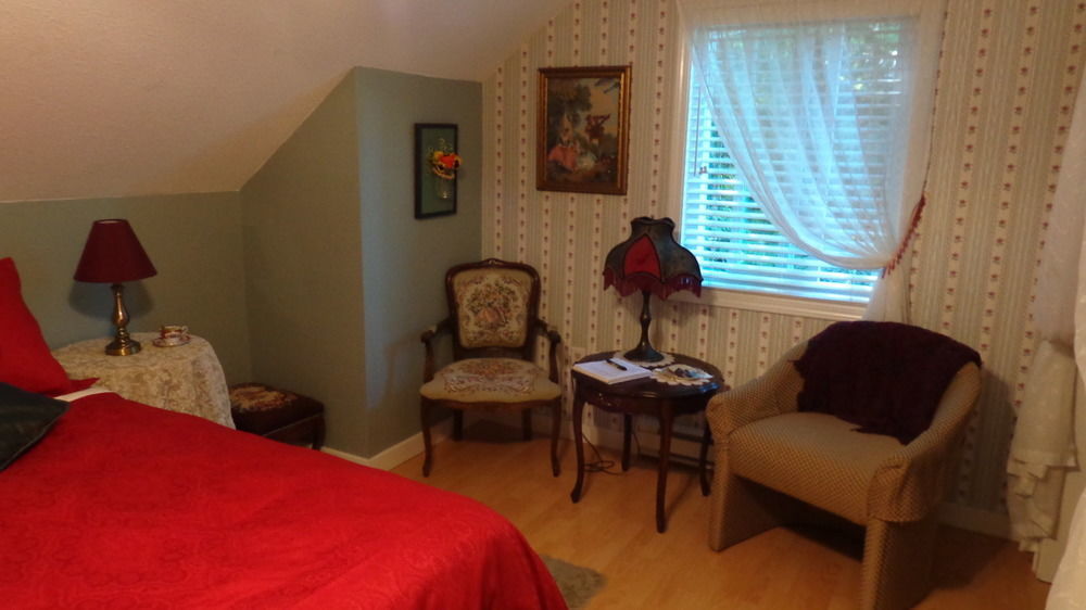 Tea Cozy Bed & Breakfast Qualicum Beach Eksteriør billede
