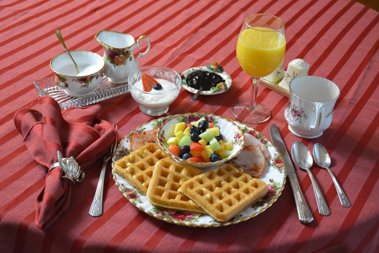 Tea Cozy Bed & Breakfast Qualicum Beach Værelse billede